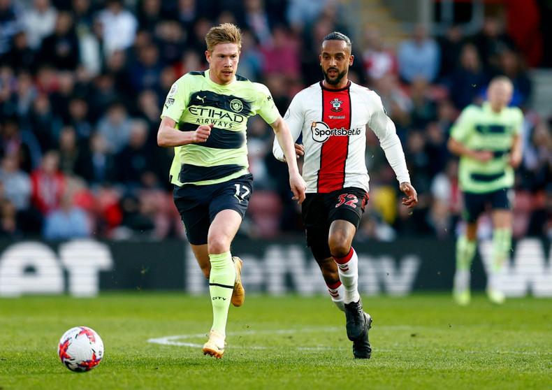Manchester City's Kevin De Bruyne in action with Southampton's Theo Walcott Premier League - Southampton v Manchester City - St Mary's Stadium, Southampton, the UK - April 8, 2023. (Photo: Reuters)