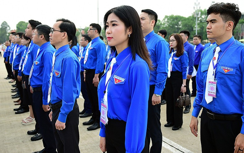 The delegation includes 75 young people working in the Centrally-run Agencies Bloc, who attain outstanding performance in following President Ho Chi Minh's teachings. The delegation includes 75 young people working in the Centrally-run Agencies Bloc, who attain outstanding performance in following President Ho Chi Minh's teachings.