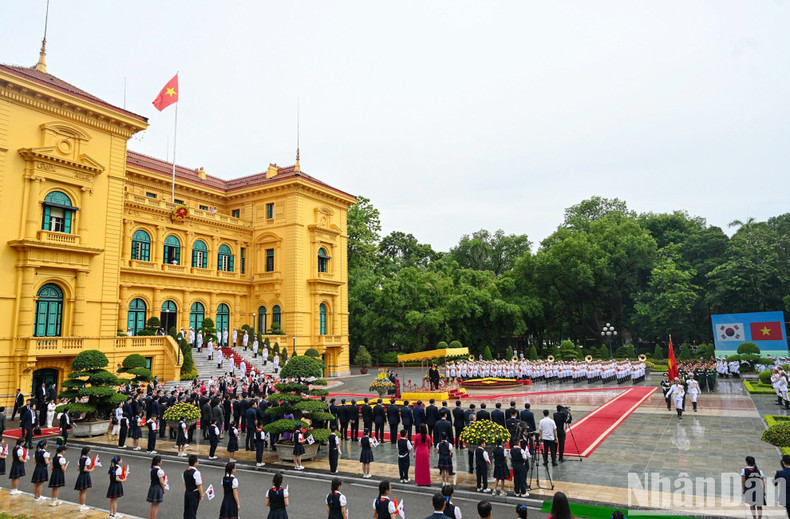 Overview of the welcome ceremony.