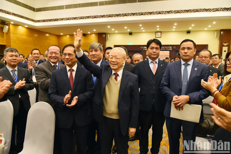 Party General Secretary Nguyen Phu Trong attends the 32nd National Diplomatic Conference.