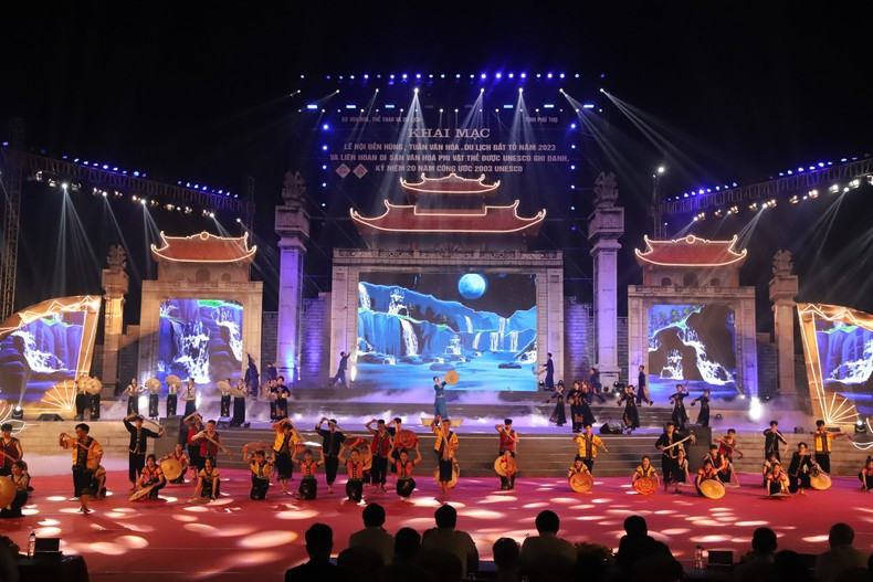 A performance at the opening ceremony A performance at the opening ceremony