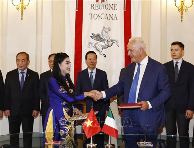 President visits Italy's Tuscany region ảnh 1 President visits Italy's Tuscany region ảnh 1