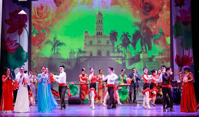 A performance at the programme. A performance at the programme.