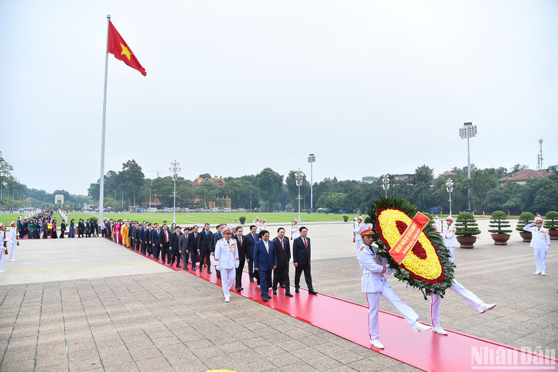 Prominent among the delegates include President Vo Van Thuong, Prime Minister Pham Minh Chinh, and NA Chairman Vuong Dinh Hue.
