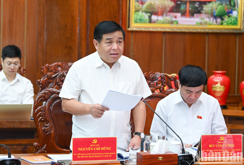 Minister of Planning and Investment Nguyen Chi Dung speaking at the meeting. Minister of Planning and Investment Nguyen Chi Dung speaking at the meeting.