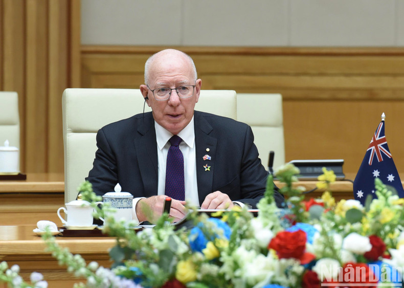 Australian Governor-General David Hurley speaks at the meeting.