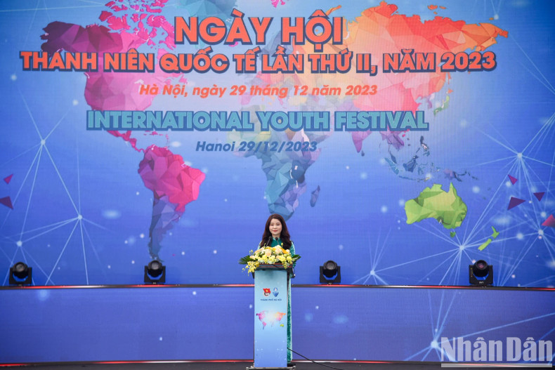 Secretary of Hanoi Municipal Youth Union Chu Hong Minh addresses the opening ceremony. Secretary of Hanoi Municipal Youth Union Chu Hong Minh addresses the opening ceremony.