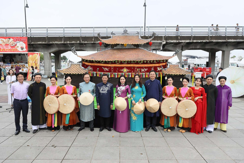 Delegates at the Vietnamese Festival, which was held in Yokohama, the capital city of Japan’s Kanagawa Prefecture, in September under the theme ‘Connecting for future’. (Photo: Vietnamese Embassy in Japan)