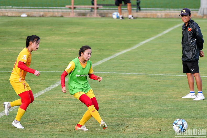 After the ten-day training camp in Hanoi, the team will leave for another course in New Zealand on July 5.