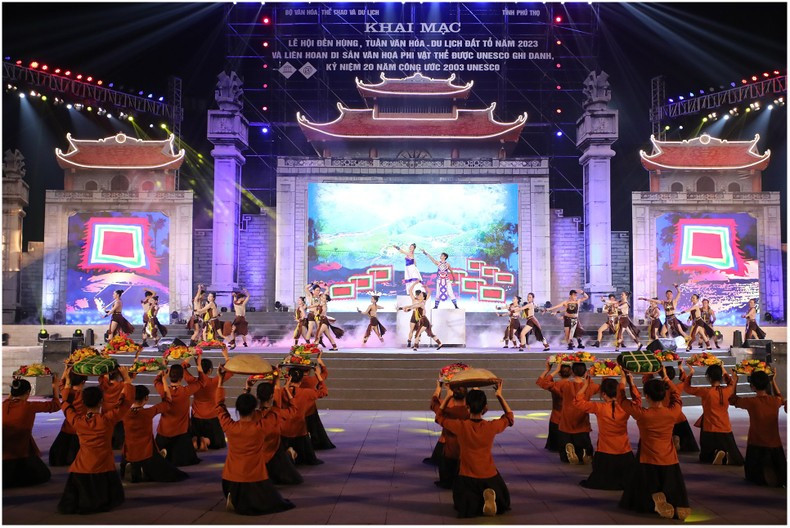 A performance at the opening ceremony A performance at the opening ceremony