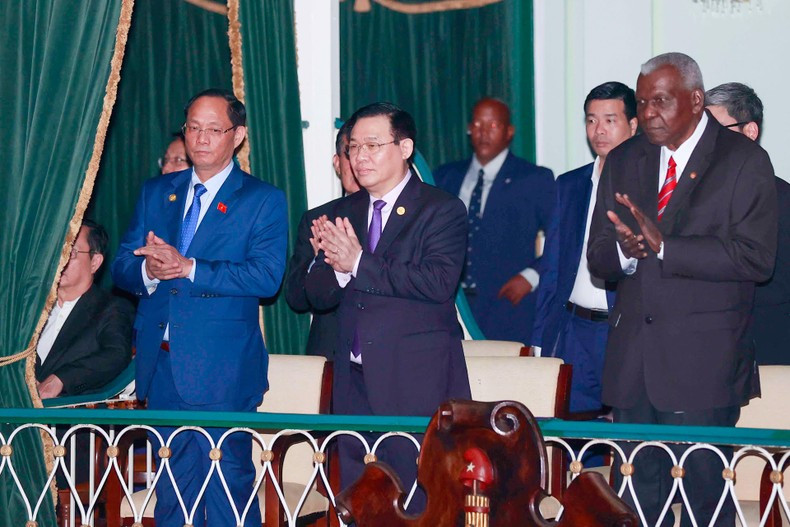 NA Chairman Vuong Dinh Hue and President of the NA of People's Power of Cuba Esteban Lazo Hernández at the programme. NA Chairman Vuong Dinh Hue and President of the NA of People's Power of Cuba Esteban Lazo Hernández at the programme.
