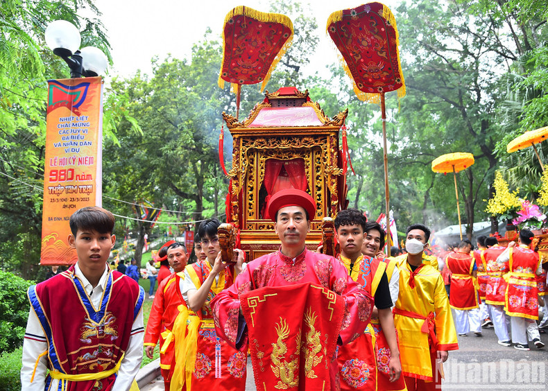 The festival aims to educate younger generations on national history, thus increasing their awareness of preserving and promoting traditional cultural values. The festival aims to educate younger generations on national history, thus increasing their awareness of preserving and promoting traditional cultural values.