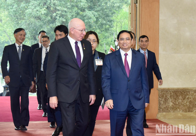 Prime Minister Pham Minh Chinh and Australian Governor-General David Hurley.