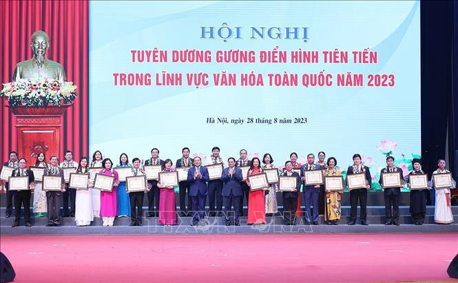 For the first time, 78 outstanding figures in the field of culture are honoured (Photo: VNA) For the first time, 78 outstanding figures in the field of culture are honoured (Photo: VNA)