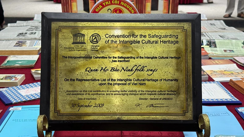 On September 30, 2009, Bac Ninh Quan Ho love duet singing was recognised by UNESCO as a representative intangible cultural heritage of humanity.