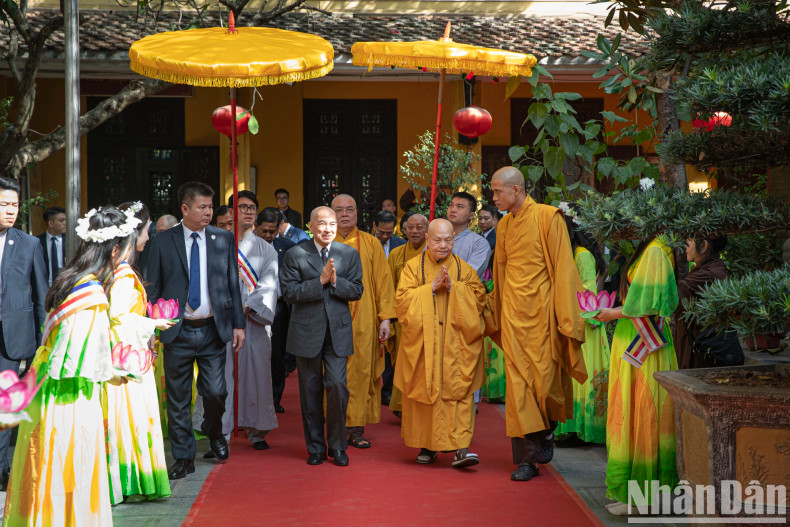 Quan Su Pagoda is located at 73 Quan Su Street, Hoan Kiem District, Hanoi, and is the headquarters of the Vietnam Buddhist Sangha. Quan Su Pagoda is located at 73 Quan Su Street, Hoan Kiem District, Hanoi, and is the headquarters of the Vietnam Buddhist Sangha.
