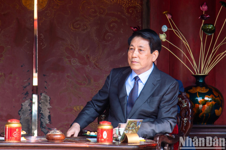 President Luong Cuong speaks at the tea ceremony.