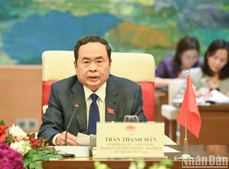 National Assembly Chairman Tran Thanh Man speaks at the talks.