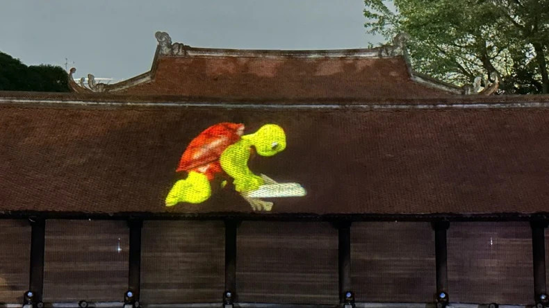 The main character in the film is the turtle on its journey of discovery. The main character in the film is the turtle on its journey of discovery.