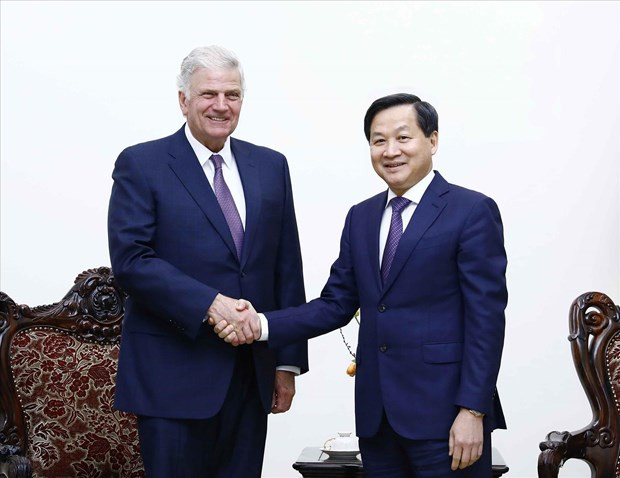 Deputy Prime Minister Le Minh Khai (R) receives BGEA President Franklin Graham in Hanoi on March 1, 2023. (Photo: VNA) Deputy Prime Minister Le Minh Khai (R) receives BGEA President Franklin Graham in Hanoi on March 1, 2023. (Photo: VNA)