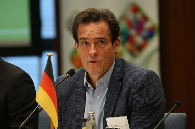 Volker Treier, Chief Executive of Foreign Trade at the Association of German Chambers of Industry and Commerce, speaks at the conference on October 5. (Photo: VNA) Volker Treier, Chief Executive of Foreign Trade at the Association of German Chambers of Industry and Commerce, speaks at the conference on October 5. (Photo: VNA)