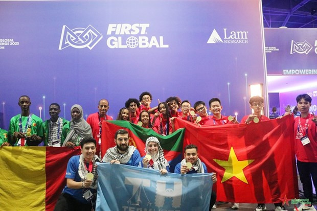 The Vietnamese student team has won the gold medal at the world robotics competition (FIRST Global Challenge – FGC 2023). (Photo: qdnd.vn)