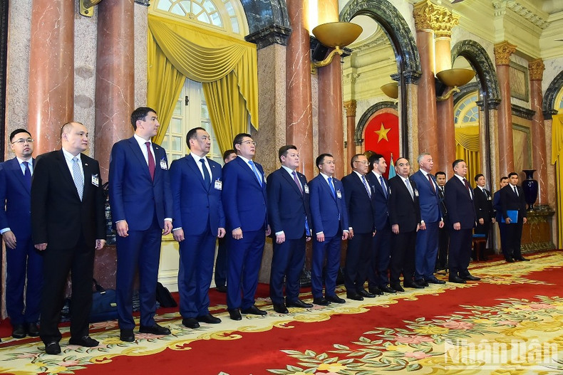 [In Pictures] Vietnam and Kazakhstan boost cooperation in many fields ảnh 4