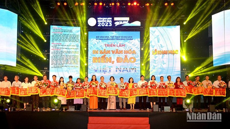 Binh Thuan: Vietnam Sea and Island Cultural Heritage Exhibition opens ảnh 3