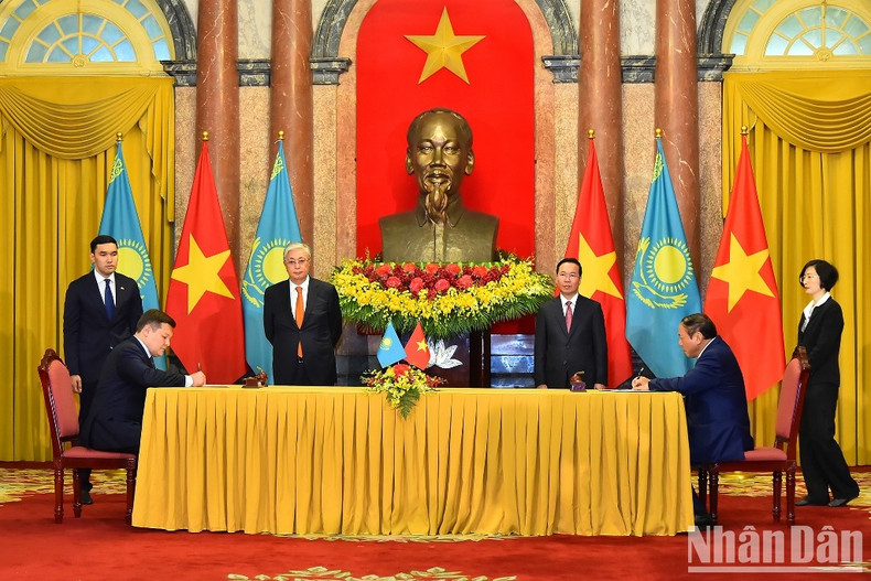 [In Pictures] Vietnam and Kazakhstan boost cooperation in many fields ảnh 7