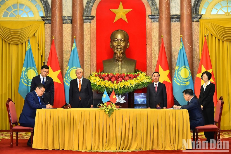 [In Pictures] Vietnam and Kazakhstan boost cooperation in many fields ảnh 8
