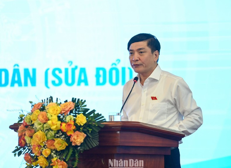 [In Pictures] NA Chairman chairs working session on draft Law on Organisation of People’s Courts ảnh 6