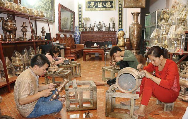 Bronze casting in Long Thuong village, Dai Dong commune, Van Lam district, Hung Yen province