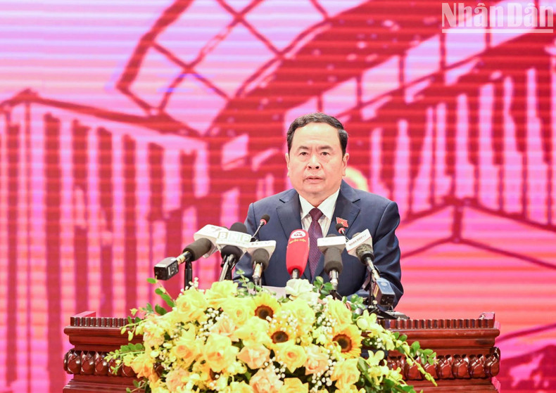 Standing Vice Chairman of the National Assembly Tran Thanh Man, Head of the Steering Committee of the Workshop, delivers the opening speech.