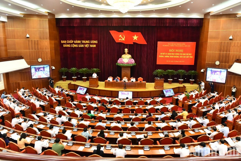 [In Pictures] General Secretary Nguyen Phu Trong chairs a conference on local anti-corruption ảnh 4