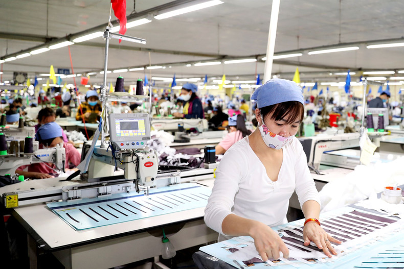 Manufacturing textile products at Tien Hung Garment Joint Stock Company, Tien Lu District, Hung Yen Province