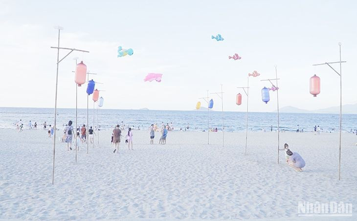 Hoi An City holds a sea festival with the theme "Hoi An – Summer Emotions". Hoi An City holds a sea festival with the theme "Hoi An – Summer Emotions".