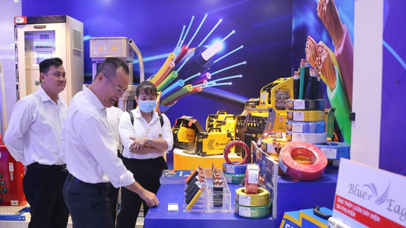 Products of enterprises in Ho Chi Minh City displayed at Exhibition Week.