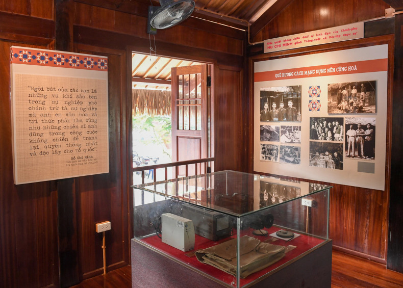 Many valuable artefacts are displayed inside the relic.