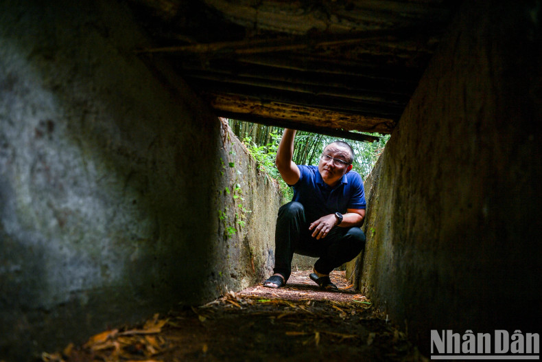 In addition to the "underground village" system, Vinh Moc tunnel is also arranged with many surrounding trenches to serve combat and production. In addition to the "underground village" system, Vinh Moc tunnel is also arranged with many surrounding trenches to serve combat and production.
