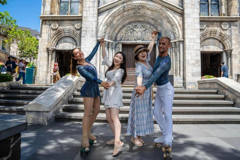 Korean tourists enjoy engaging with international artists at Sun World Ba Na Hills