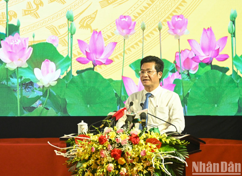 Permanent Vice Chairman of Nam Dinh Provincial People's Committee Tran Anh Dung speaks at the conference. Permanent Vice Chairman of Nam Dinh Provincial People's Committee Tran Anh Dung speaks at the conference.
