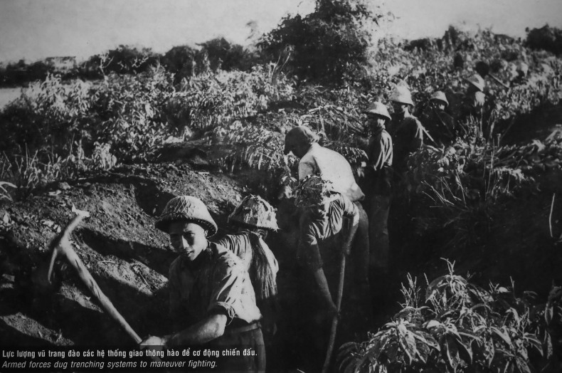 Vinh Moc tunnel is a combination of the tunnel system of Vinh Moc Village people, Son Ha Village and the tunnel of the Armed Police Station 140 connected into a closed, continuous system. Vinh Moc tunnel is a combination of the tunnel system of Vinh Moc Village people, Son Ha Village and the tunnel of the Armed Police Station 140 connected into a closed, continuous system.