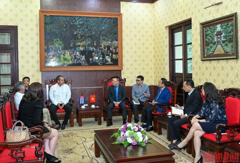 View of the meeting at the headquarters of Nhan Dan Newspaper. (Photo: DUY LINH)