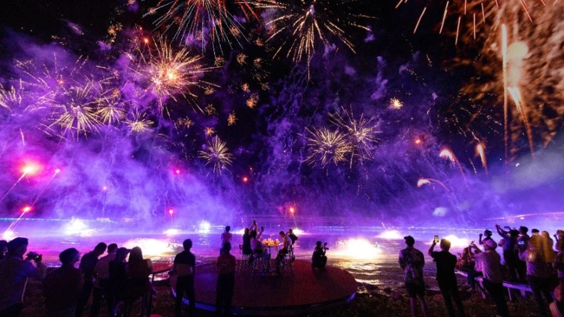 The Symphony of the Sea show, a dazzling display of colors, at Sunset Town.