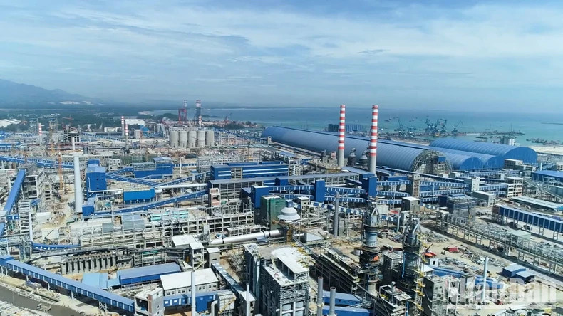 Industrial development as the main pillar of Dung Quat Economic Zone. Industrial development as the main pillar of Dung Quat Economic Zone.