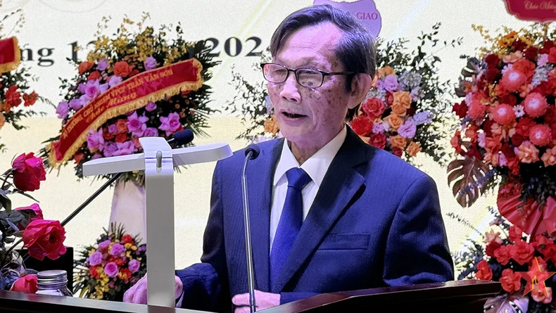 Dao Ngoc Hung, Head of Liaison Committee of Vietnamese Veteran Experts Assisting the Cambodian Revolution, speaks at the meeting. (Photo: qdnd.vn) Dao Ngoc Hung, Head of Liaison Committee of Vietnamese Veteran Experts Assisting the Cambodian Revolution, speaks at the meeting. (Photo: qdnd.vn)