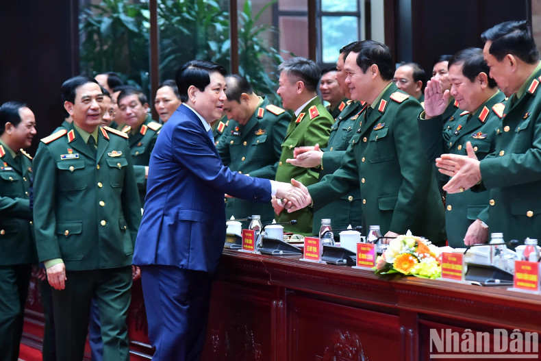 President Luong Cuong with delegates at the 2024 National Military-Political Conference.