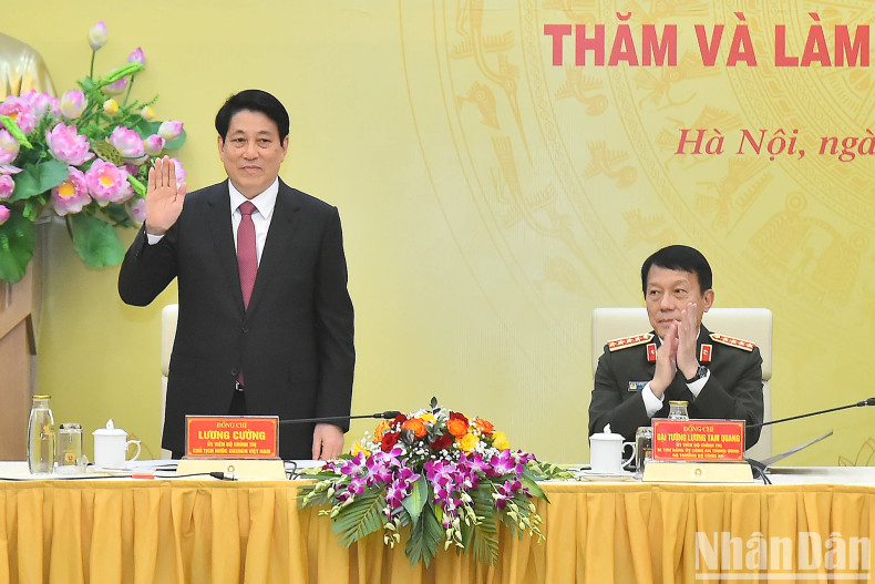 President Luong Cuong at the working session with the Ministry of Public Security.