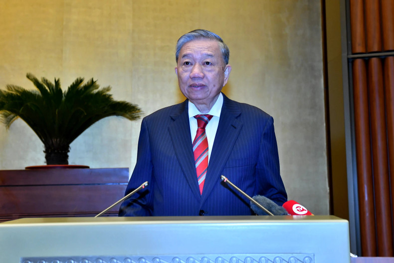 General Secretary To Lam delivers a speech at the conference.