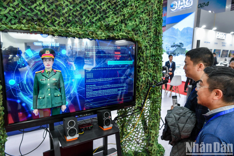 People and visitors are allowed to visit the Vietnam International Defence Expo 2024 for free from 9:00 a.m. on December 21, instead of 1:30 p.m. as originally scheduled. People and visitors are allowed to visit the Vietnam International Defence Expo 2024 for free from 9:00 a.m. on December 21, instead of 1:30 p.m. as originally scheduled.